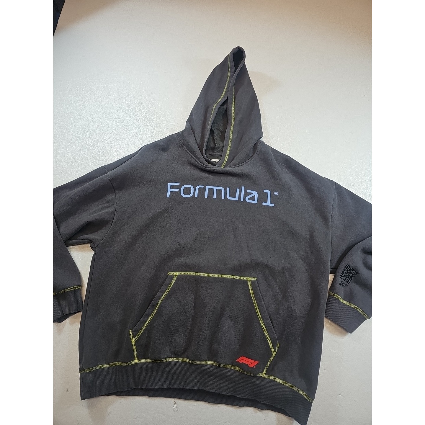 Pacsun Formula 1 Mens Medium Hoodie Gray Sweatshirt F1 Racing 2023 Spellout Pacsun Formula 1 Mens Medium Hoodie Gray Sweatshirt F1 Racing 2023 Spellout